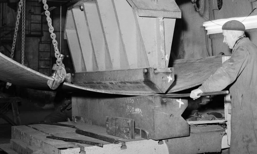 Sheet metal bending